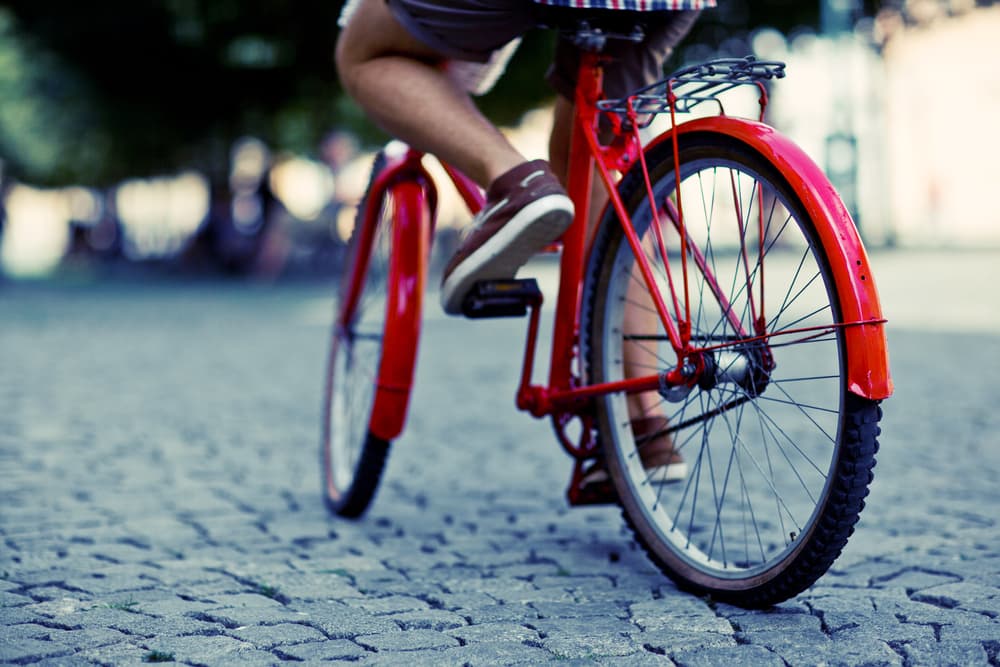 5 Ways to Stay Safe While Cycling